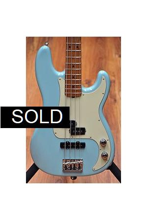 Fender LTD American Professional PJ MN Rstnk Daphne Blue Fender LTD American Professional PJ MN Rstnk Daphne Blue